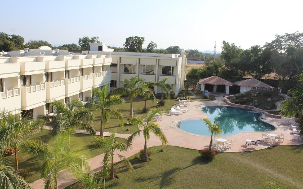 Mint Bundela Resort Κχατζουράχο Εξωτερικό φωτογραφία